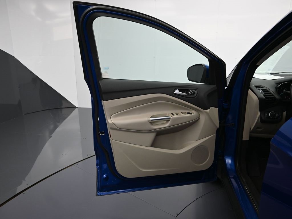 Used 2017 Ford Escape Titanium image 11