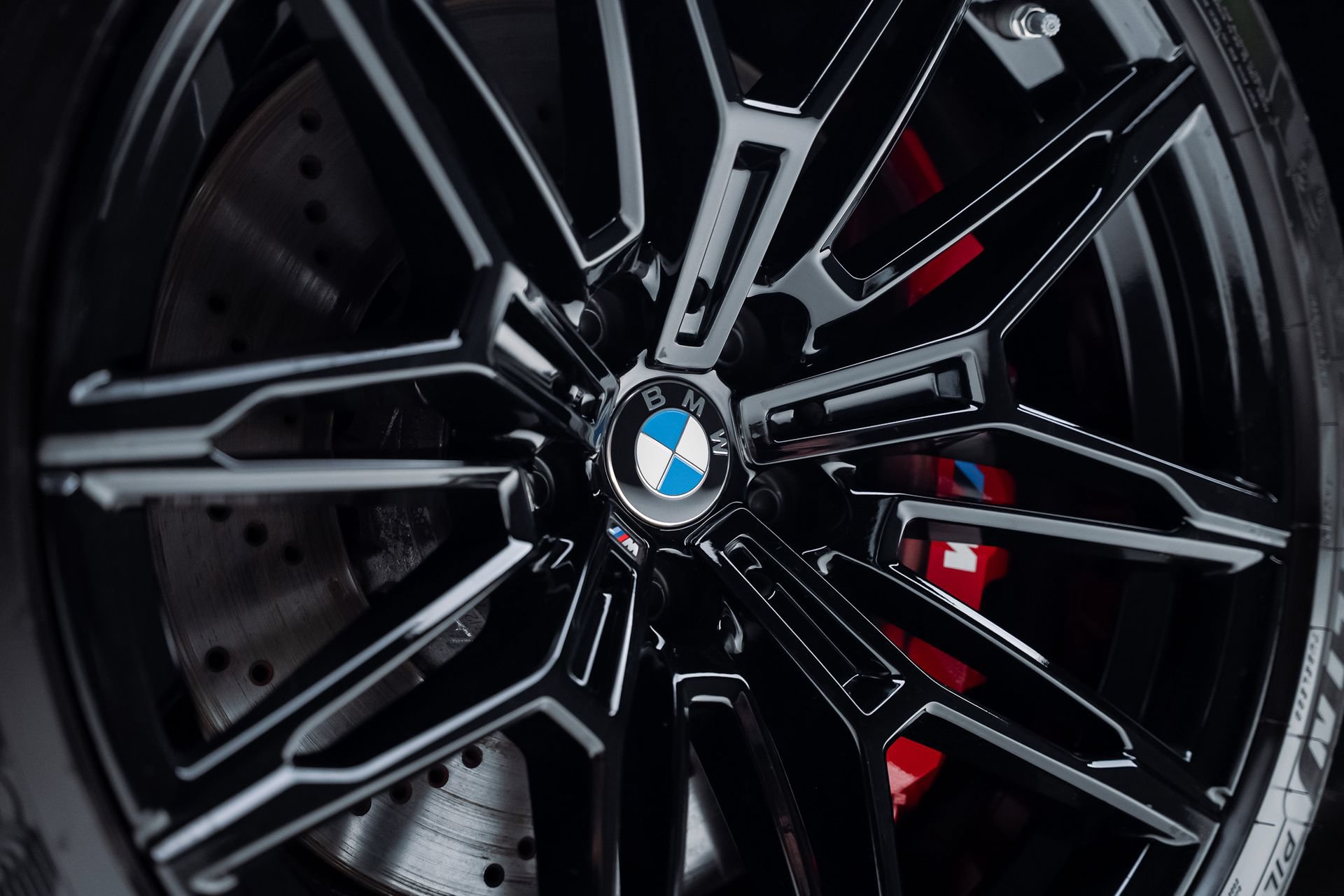 Used 2025 BMW M2 w/ Lighting Package RWD image 23