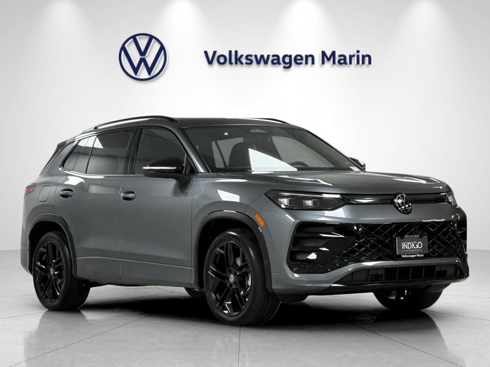 New 2026 Volkswagen Tiguan SE R-Line FWD image 7