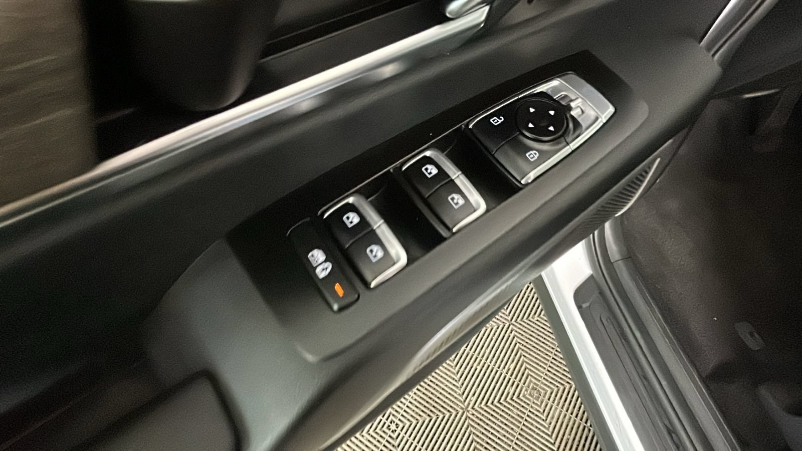 Used 2022 Kia Telluride EX FWD image 12