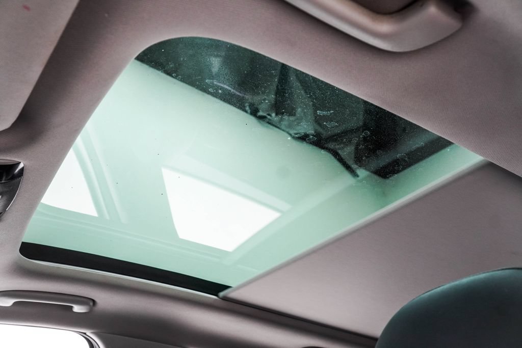 Used 2023 Kia Sorento S w/ Panoramic Sunroof Package FWD image 19