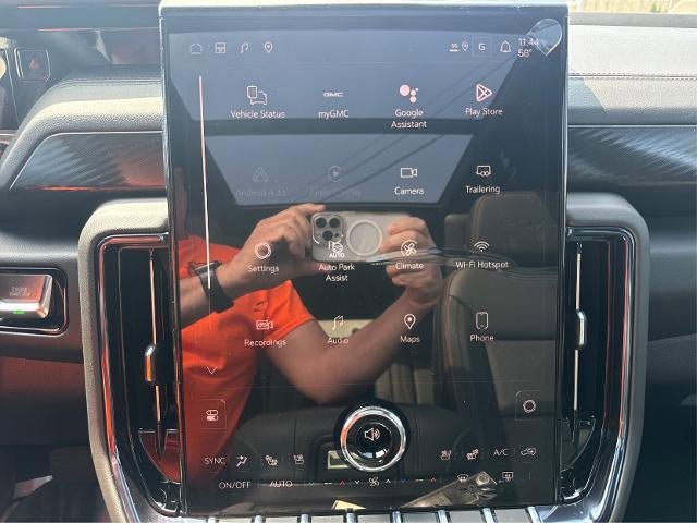New 2026 GMC Yukon XL AT4 w/ AT4 Premium Plus Package AWD/4WD image 22