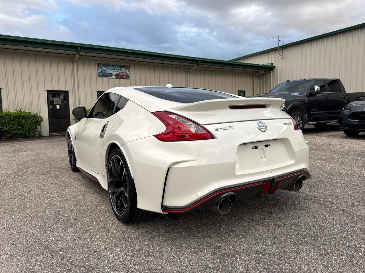 Used 2017 Nissan 370Z NISMO image 14