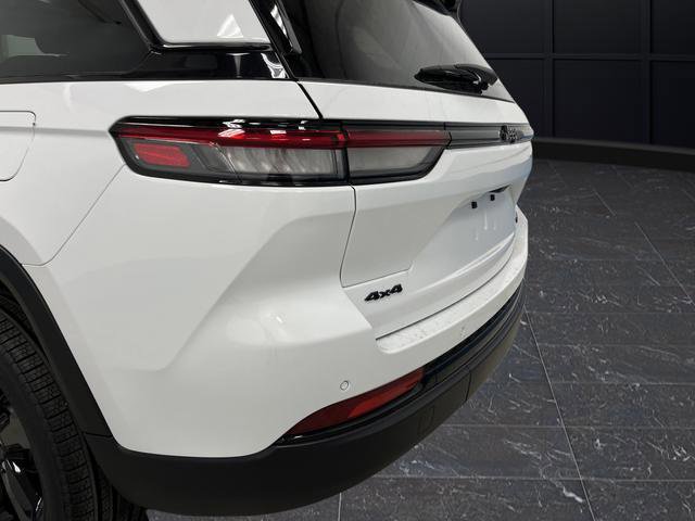 New 2025 Jeep Grand Cherokee Limited w/ Black Appearance Package image 35