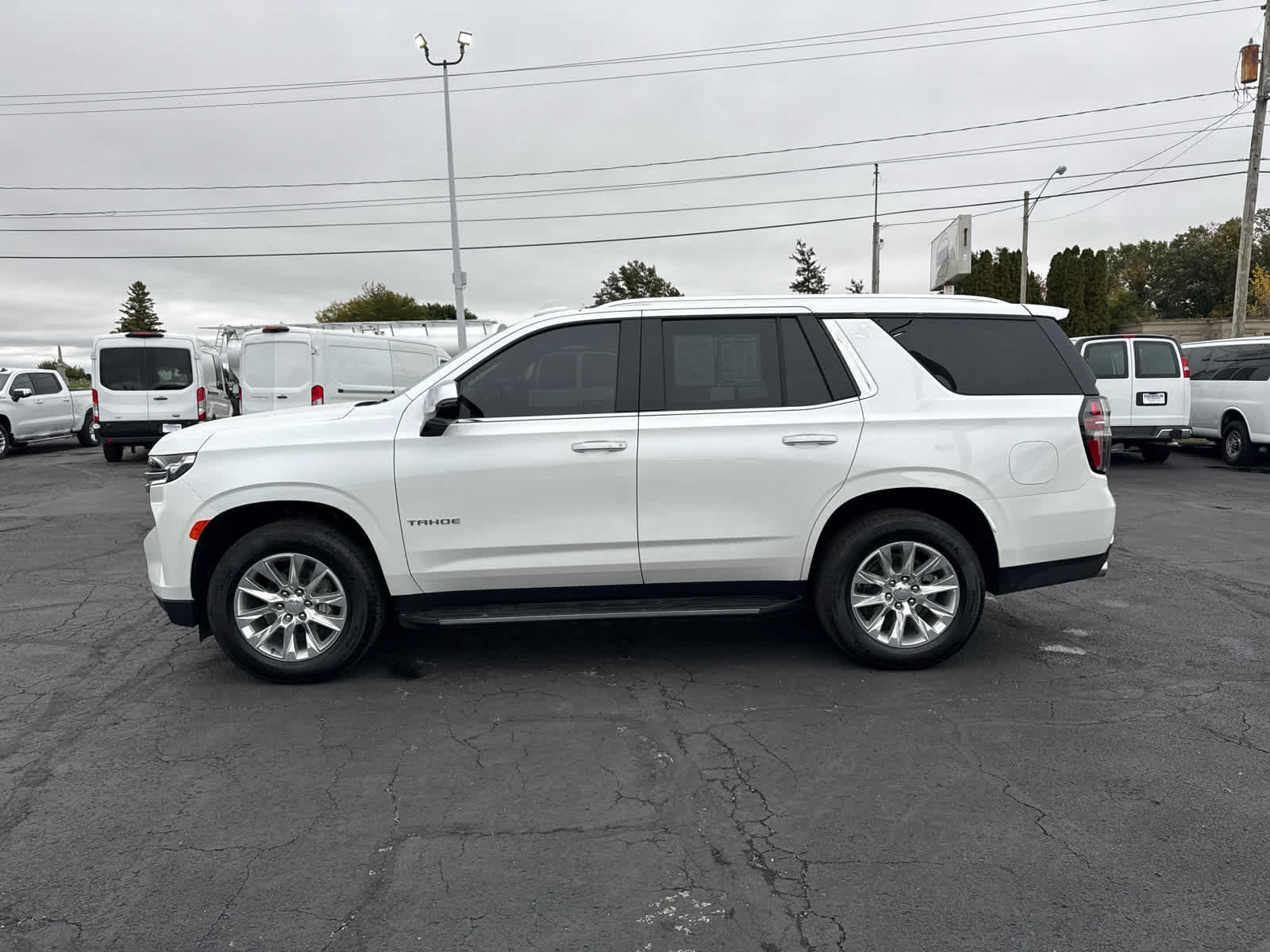 Certified 2024 Chevrolet Tahoe Premier AWD/4WD image 2