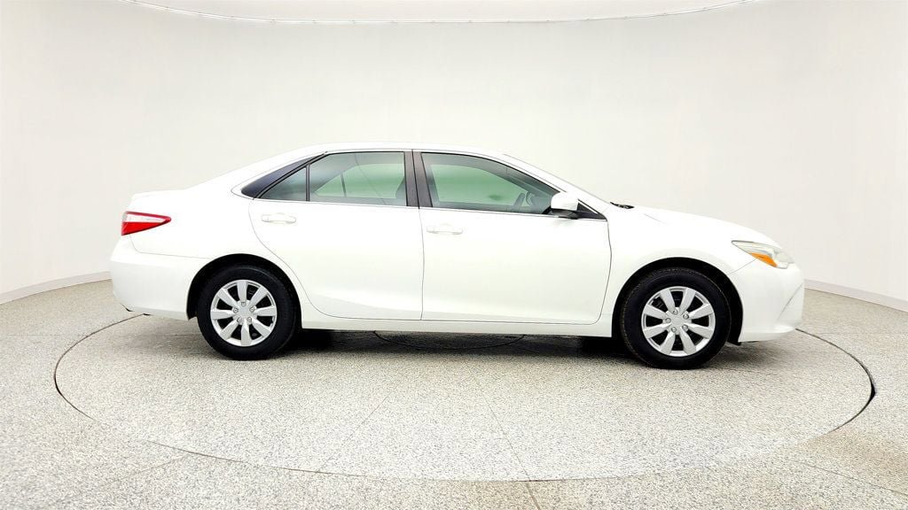 Used 2015 Toyota Camry LE FWD image 4