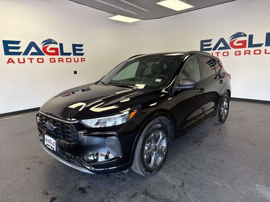 Used 2023 Ford Escape ST-Line w/ Tech Pack #1 AWD/4WD image 4