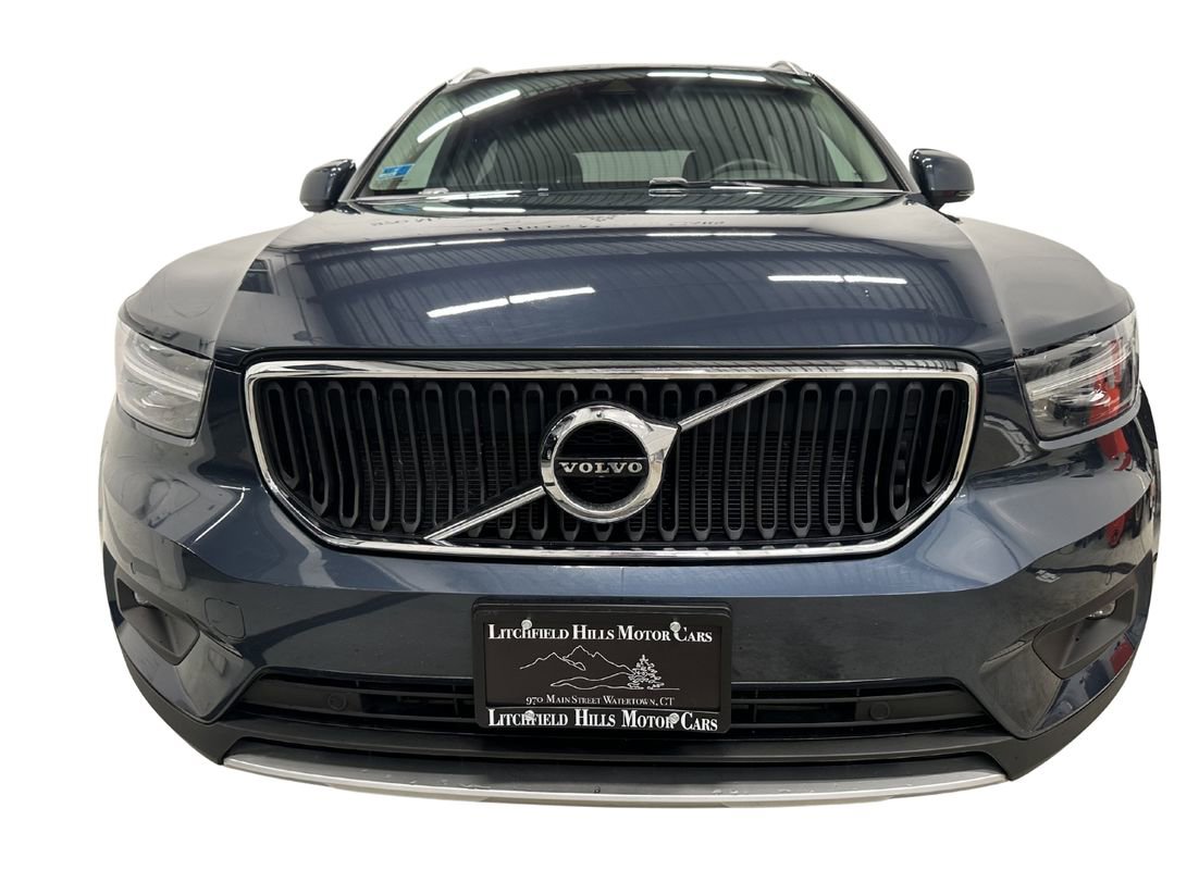 Used 2021 Volvo XC40 T5 Momentum image 8
