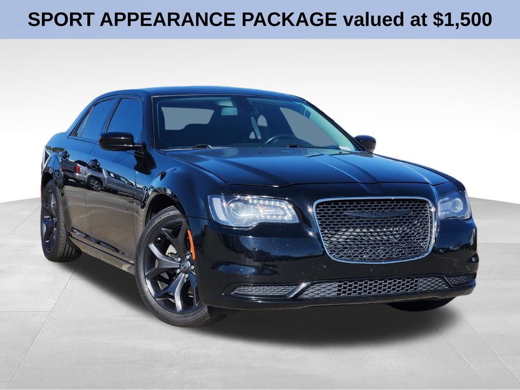 Used 2022 Chrysler 300 Touring w/ Sport Appearance Package image 1