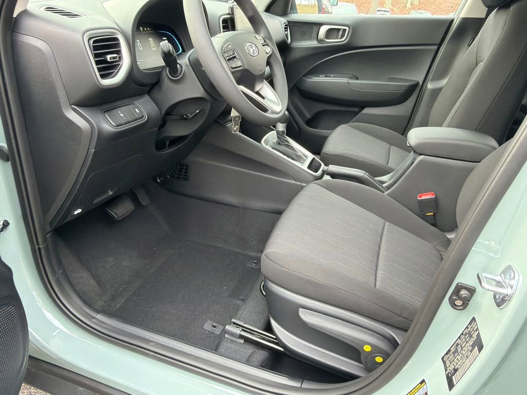 New 2026 Hyundai Venue SE image 9