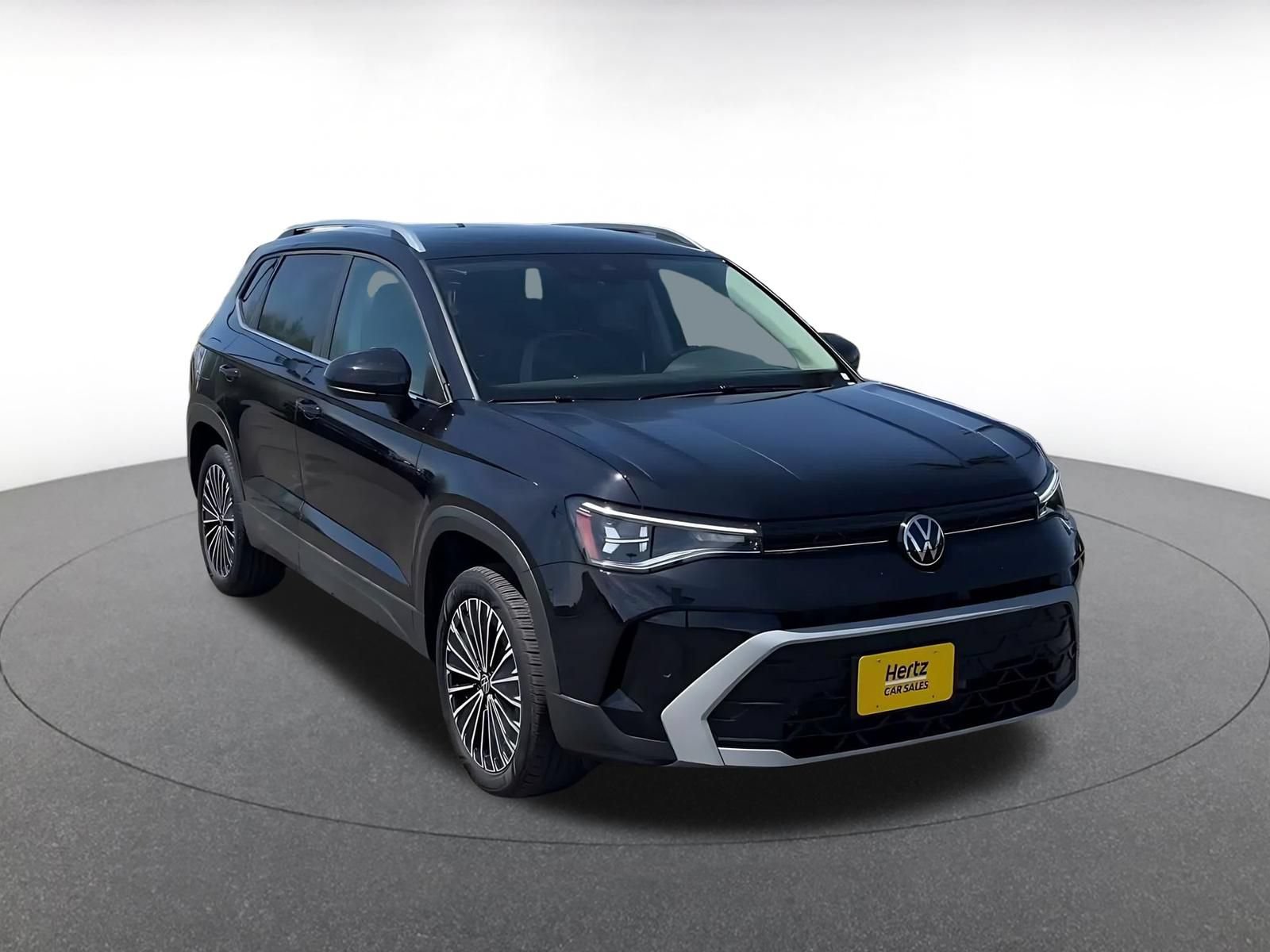 Used 2026 Volkswagen Taos SE FWD image 3