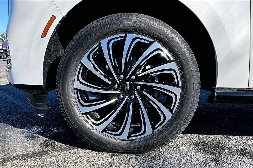New 2025 Lincoln Navigator Black Label image 12
