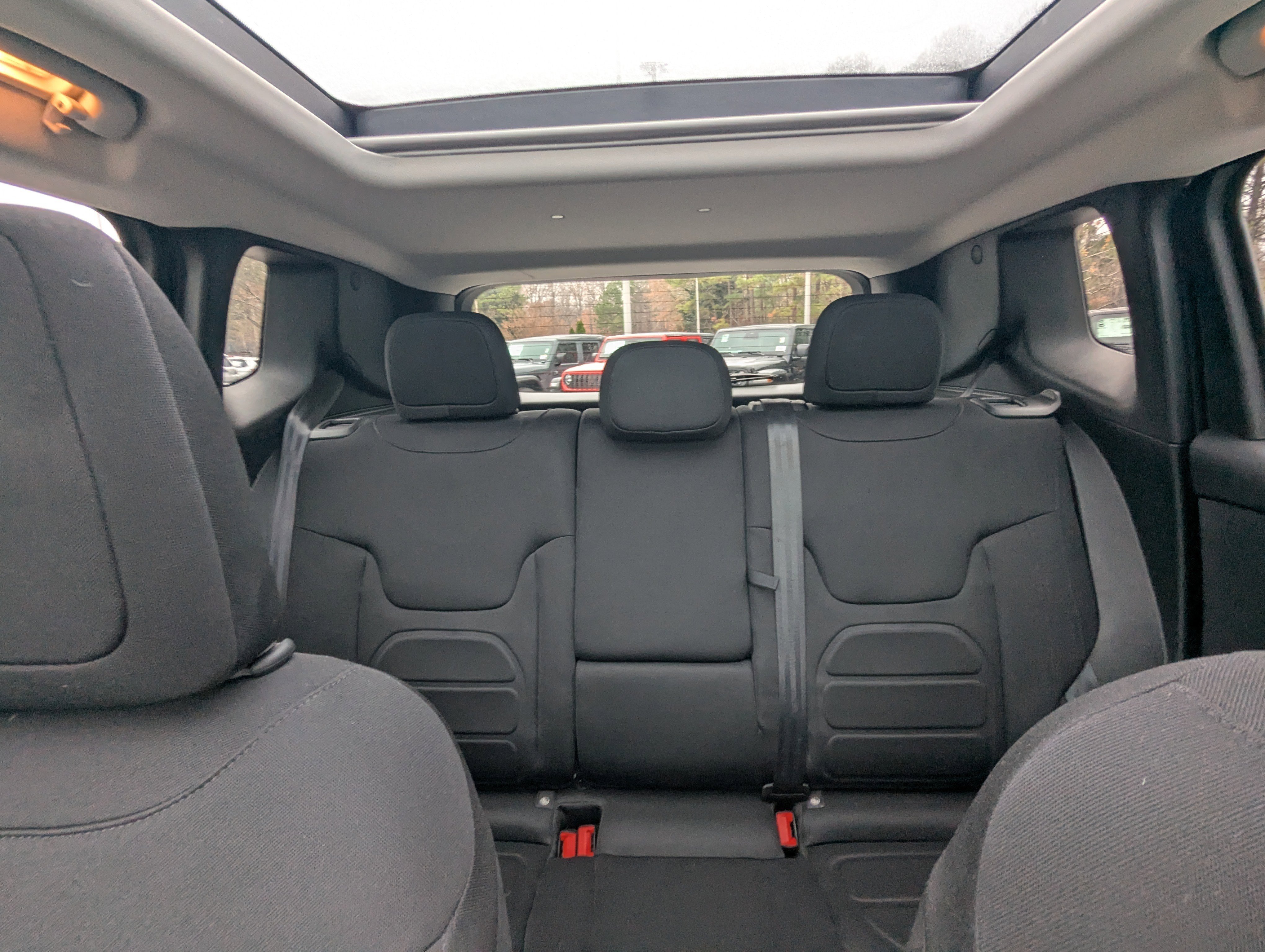 Used 2020 Jeep Renegade Latitude w/ Popular Equipment Group image 10