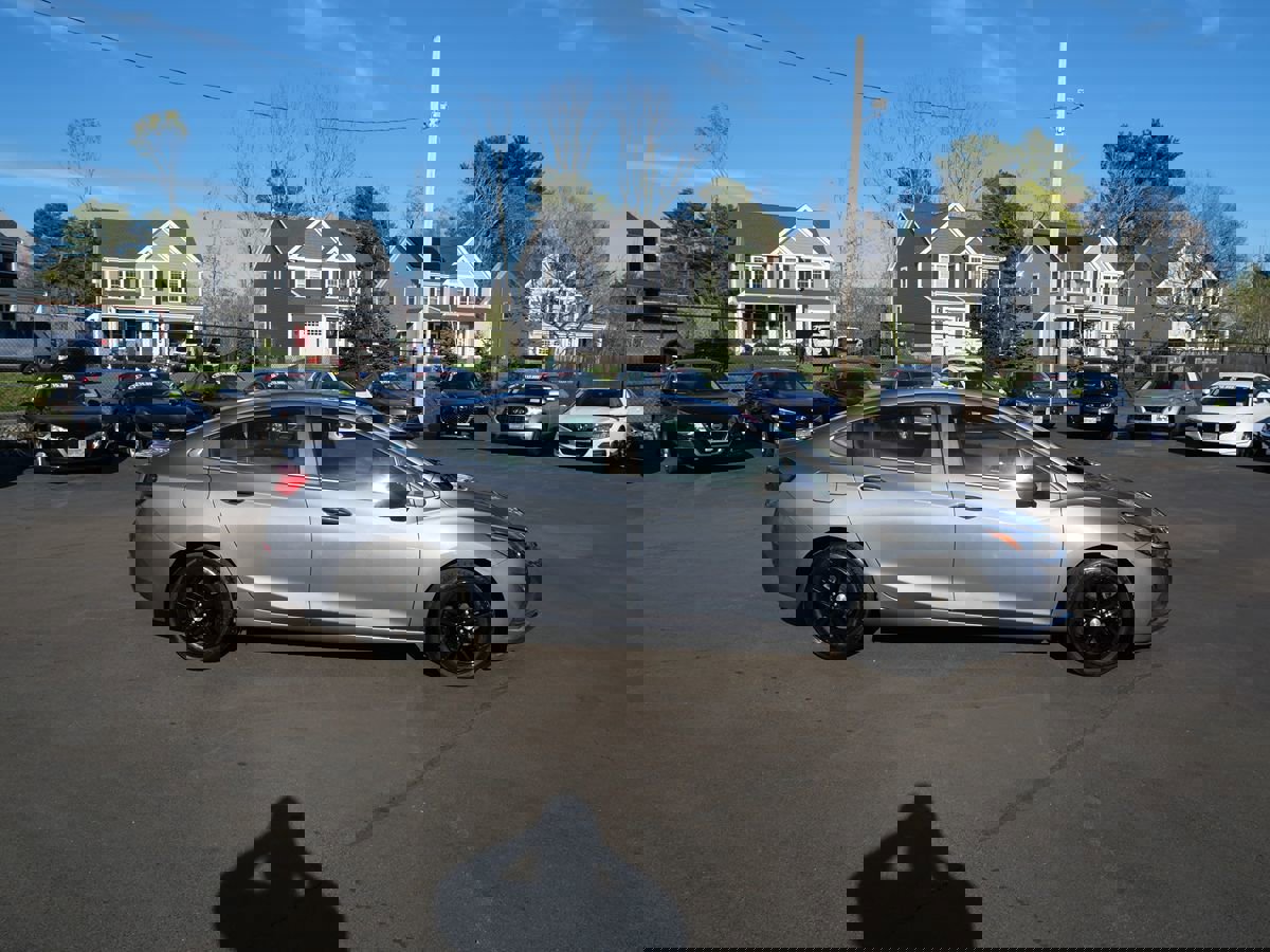 Used 2018 Chevrolet Cruze LT w/ Convenience Package FWD image 8