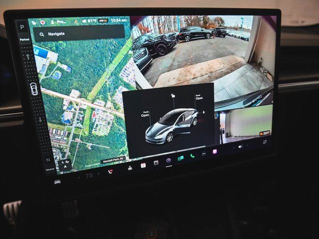 Used 2021 Tesla Model S Plaid image 15