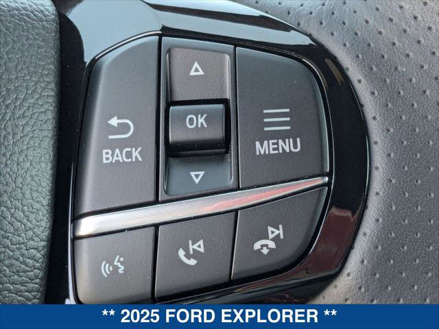 Used 2025 Ford Explorer ST-Line w/ Premium Package image 15