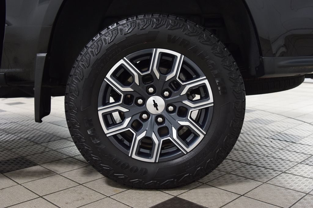 Used 2024 Chevrolet Colorado Z71 w/ Z71 Convenience Package 2 AWD/4WD image 28