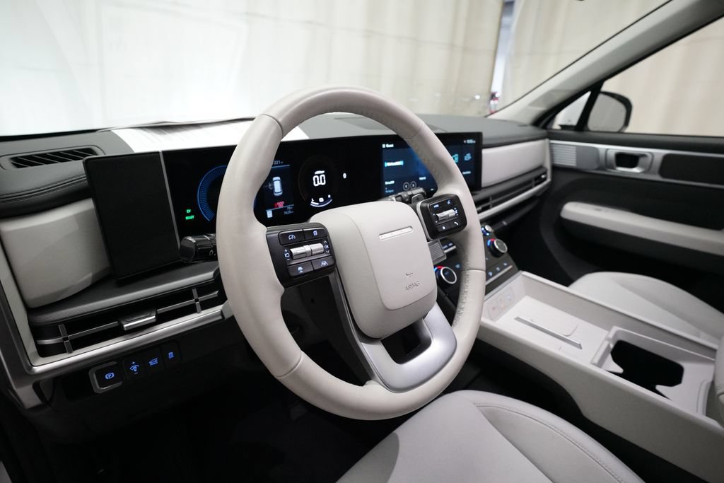 Used 2026 Hyundai Santa Fe SE FWD image 8