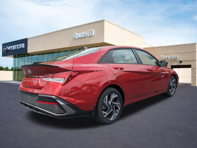 Used 2025 Hyundai Elantra Sport FWD image 4