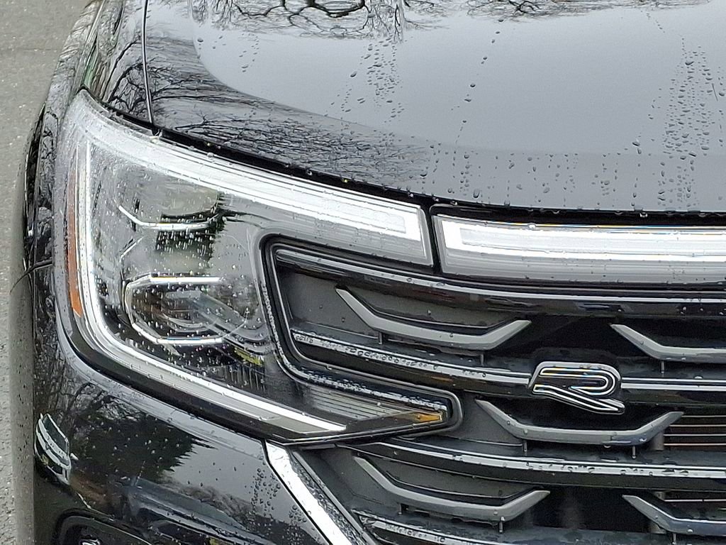 Certified 2025 Volkswagen Atlas SEL Premium R-Line AWD/4WD image 9