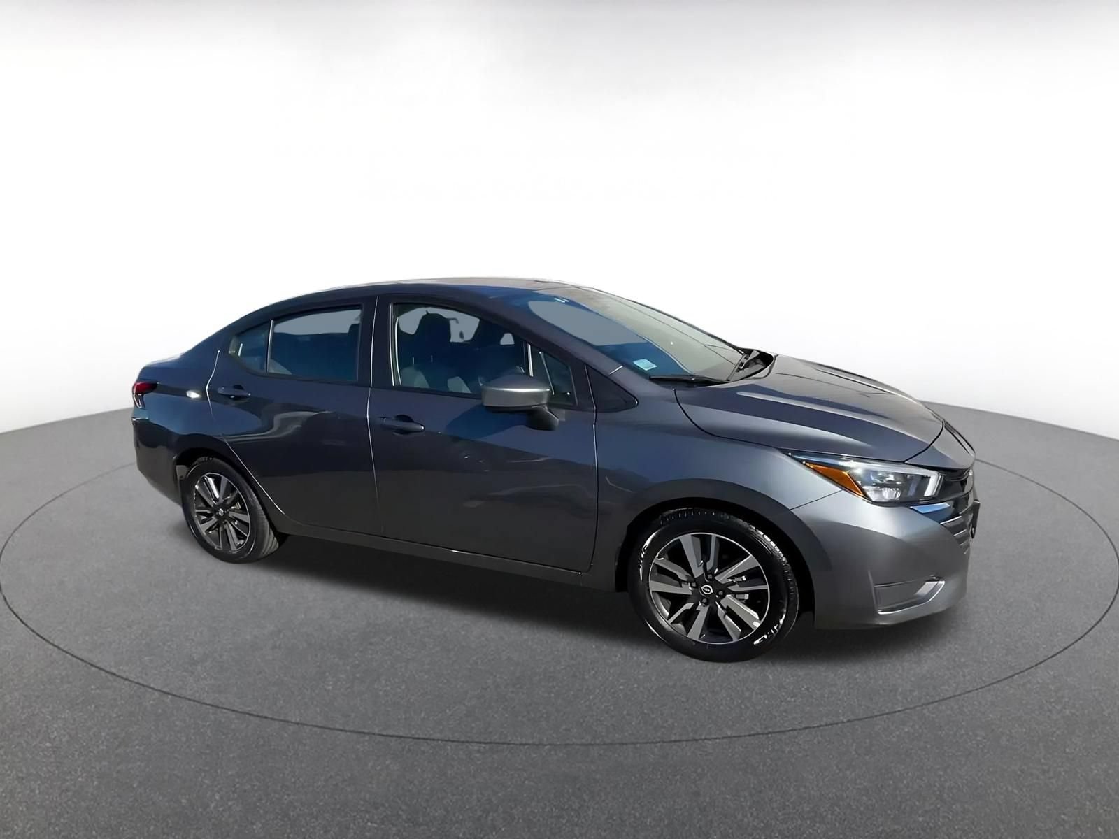 Used 2025 Nissan Versa SV FWD image 2
