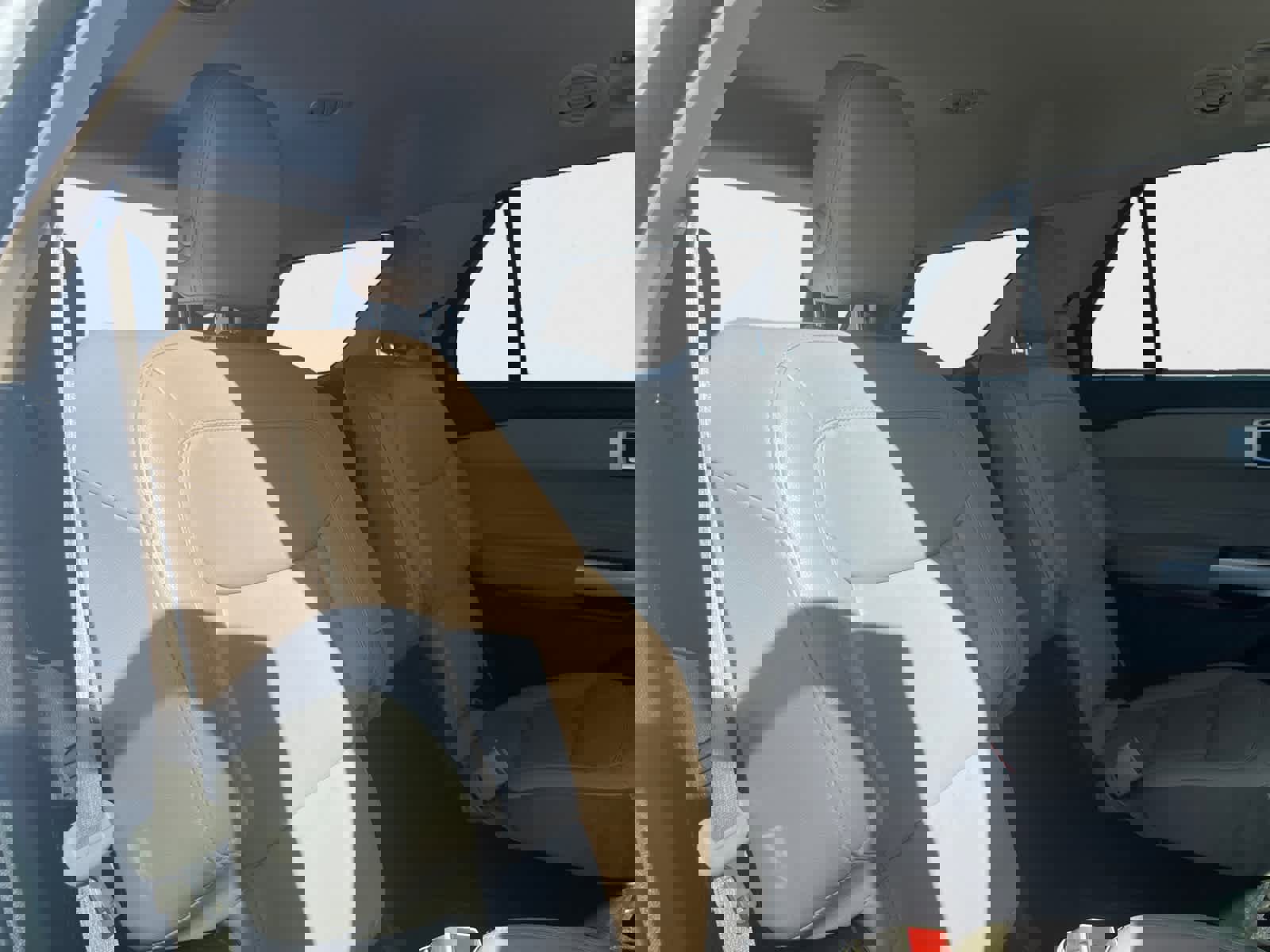 Used 2020 Ford Explorer XLT w/ Equipment Group 202A AWD/4WD image 21