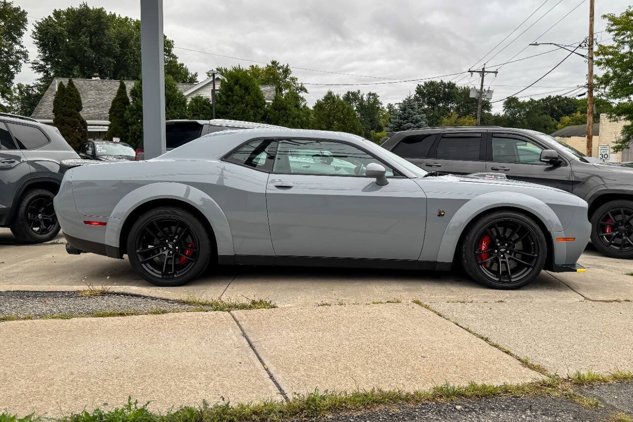 Used 2021 Dodge Challenger R/T Scat Pack RWD image 2
