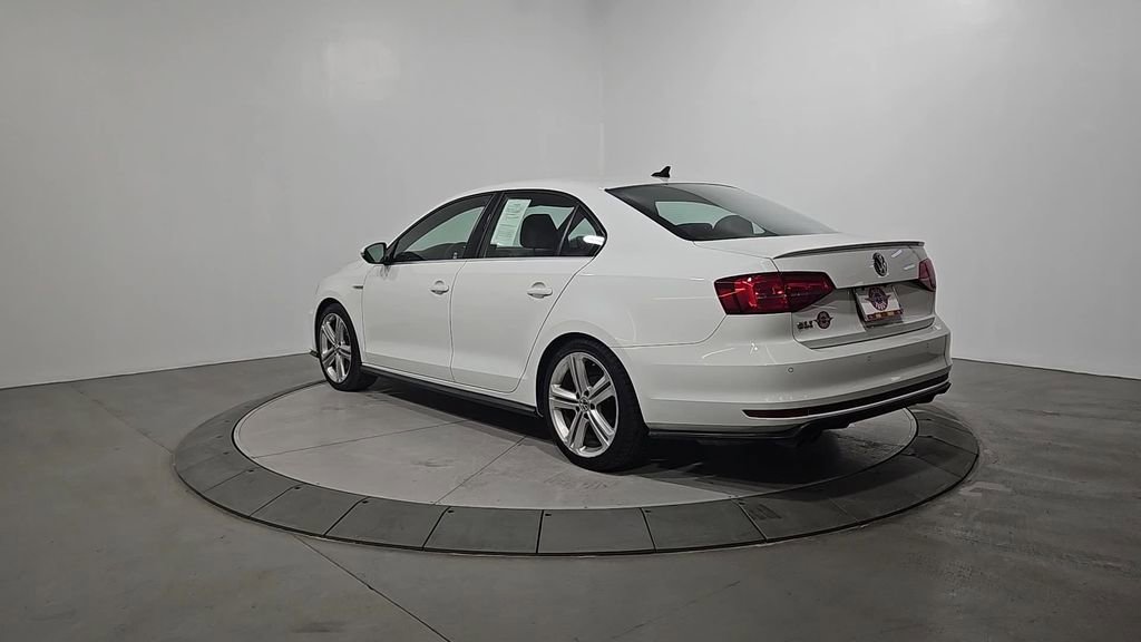Used 2017 Volkswagen Jetta GLI image 3