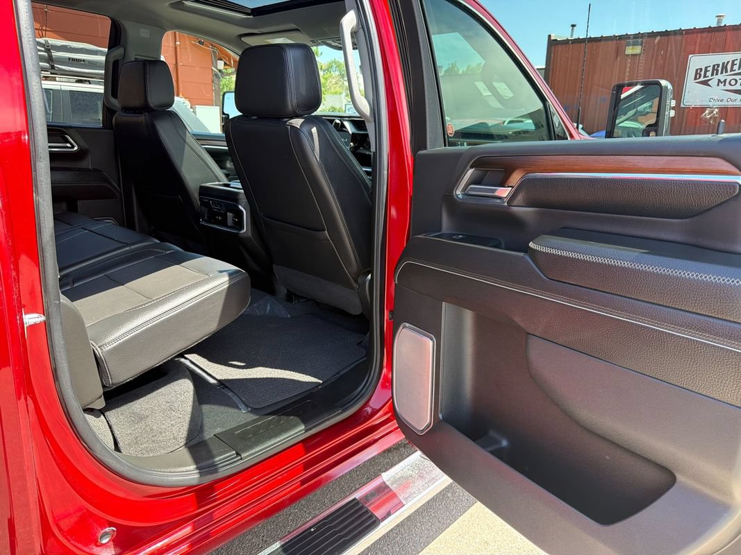 Used 2024 GMC Sierra 3500 Denali w/ Denali Reserve Package AWD/4WD image 17
