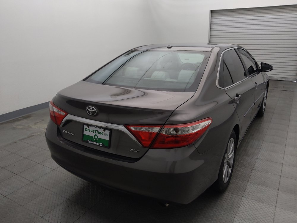 Used 2017 Toyota Camry XLE FWD image 7