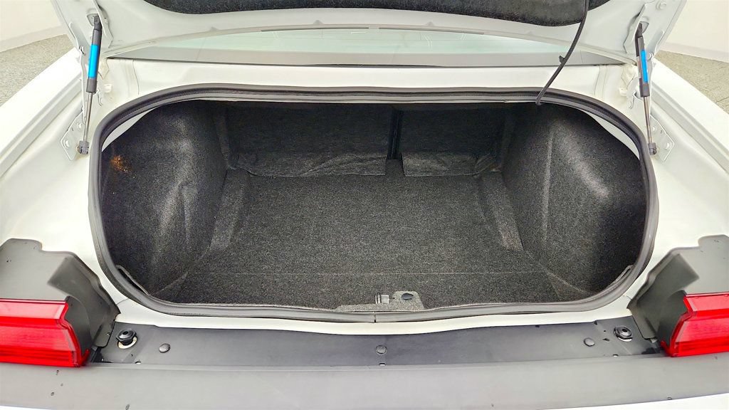 Used 2012 Dodge Challenger SRT8 RWD image 22