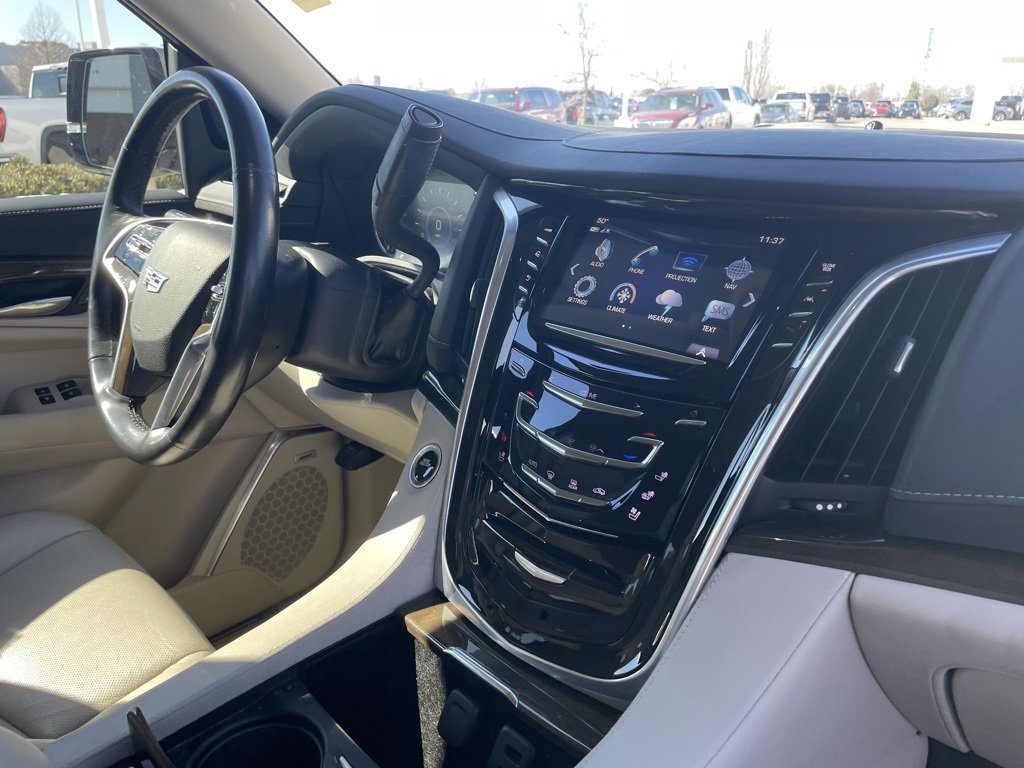 Used 2019 Cadillac Escalade Luxury image 30