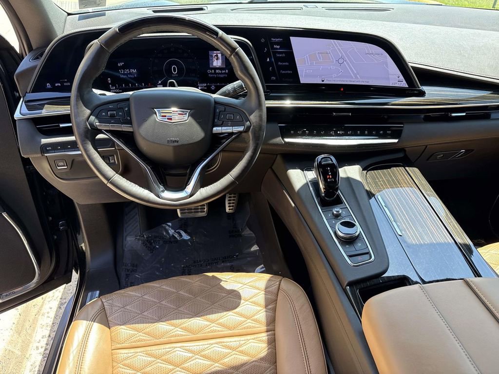 Used 2024 Cadillac Escalade ESV Premium Luxury AWD/4WD image 31