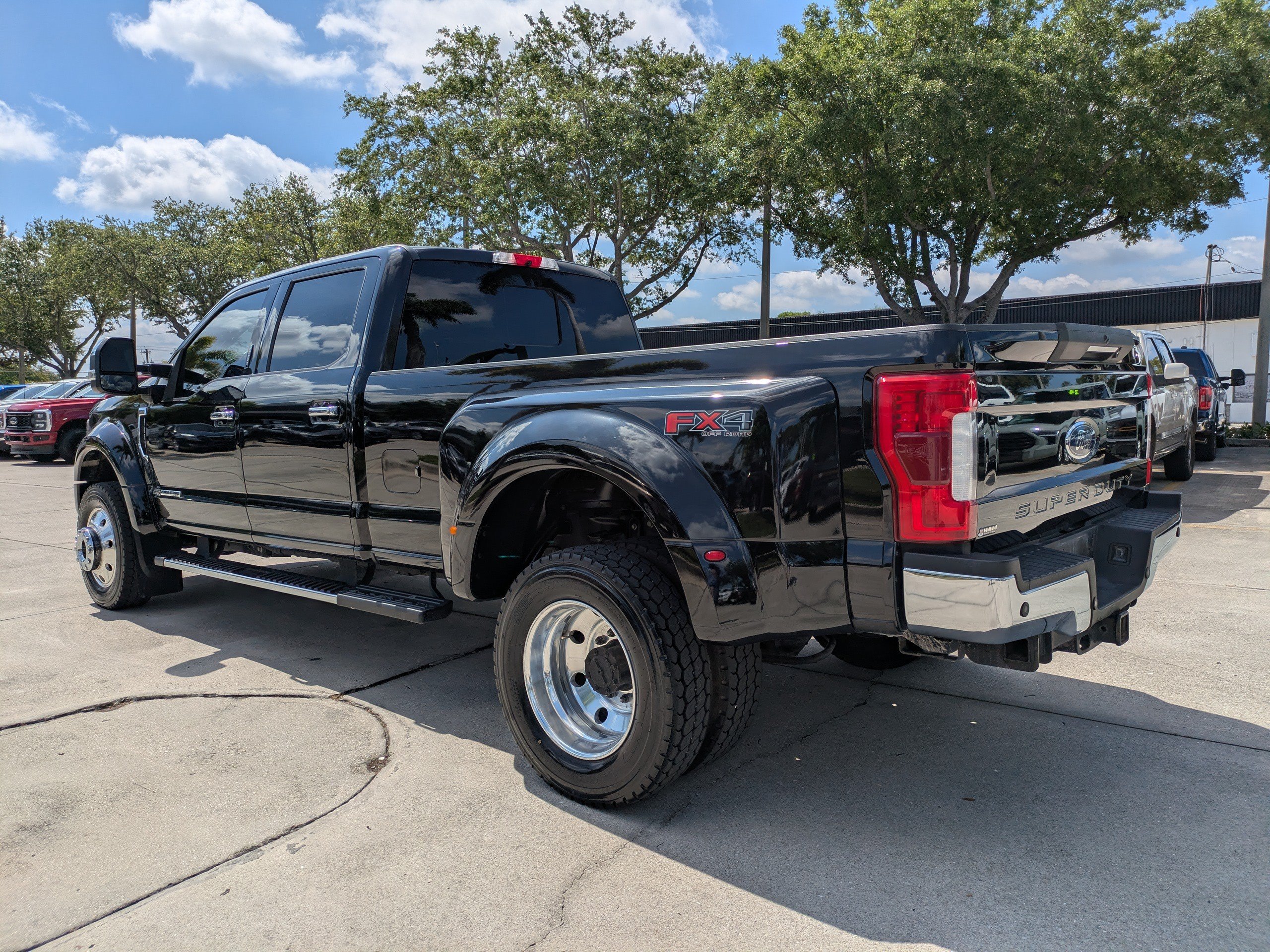 Used 2019 Ford F450 Lariat w/ Lariat Ultimate Package AWD/4WD image 6