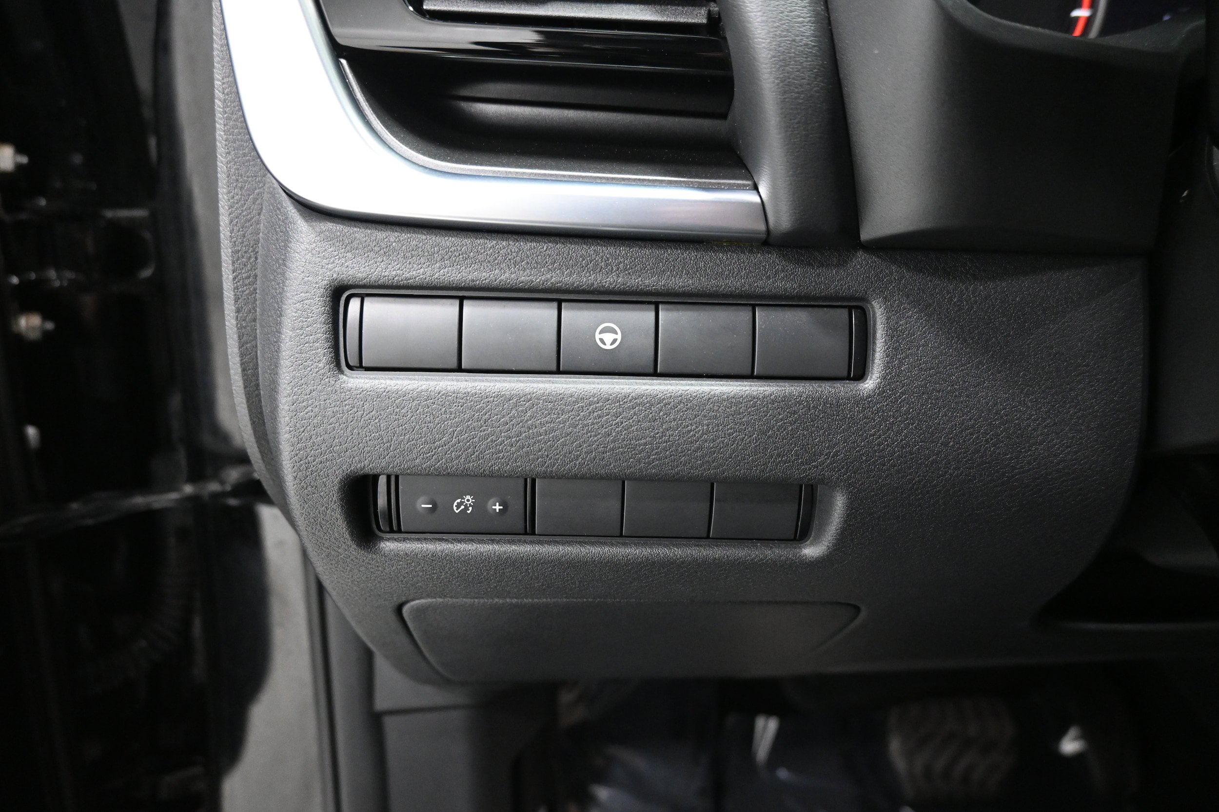 Used 2021 Nissan Rogue SV AWD/4WD image 7