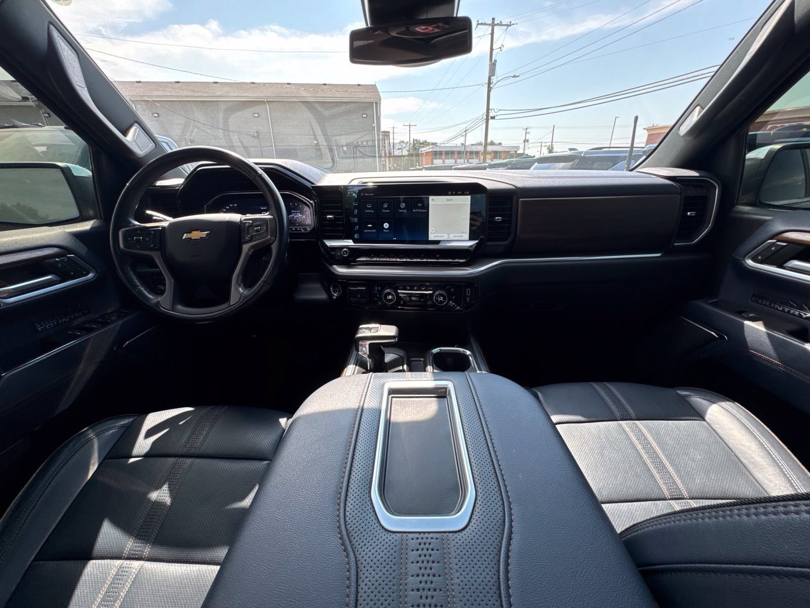 Used 2022 Chevrolet Silverado 1500 High Country w/ High Country Premium Package AWD/4WD image 31