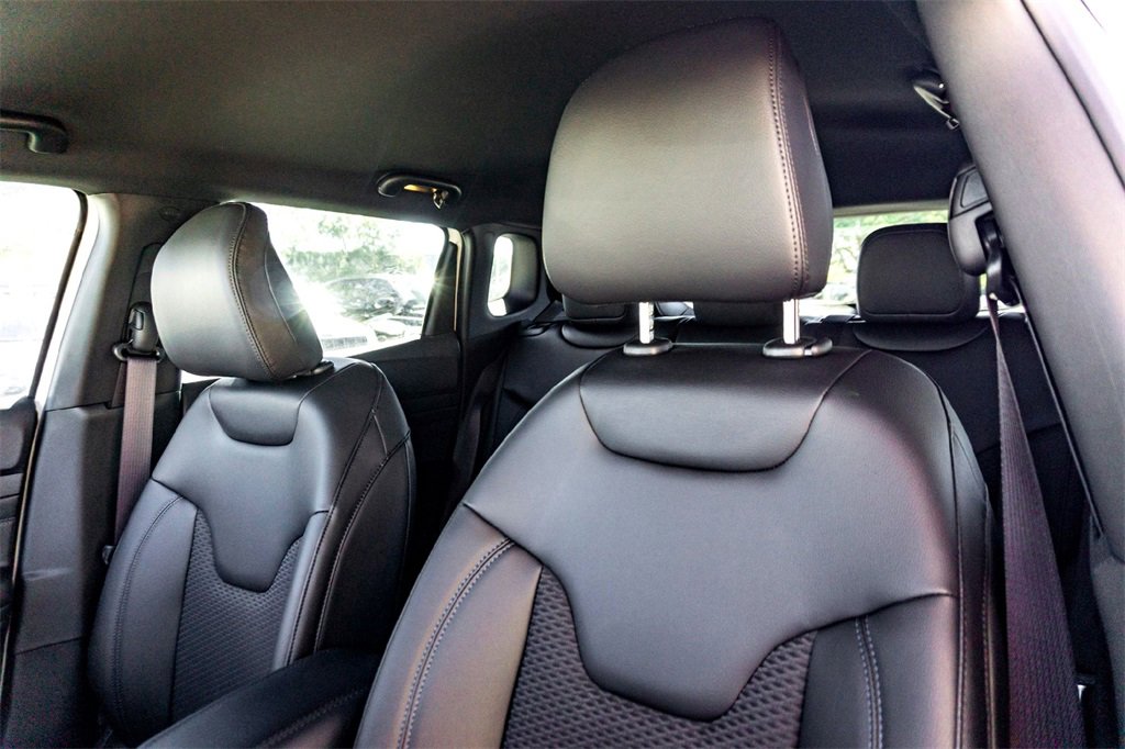 New 2026 Jeep Compass Latitude image 9