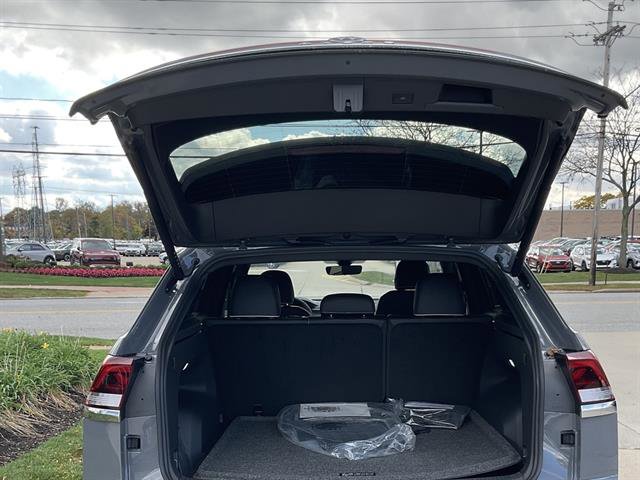 New 2026 Volkswagen Atlas Cross Sport SEL Premium R-Line image 5