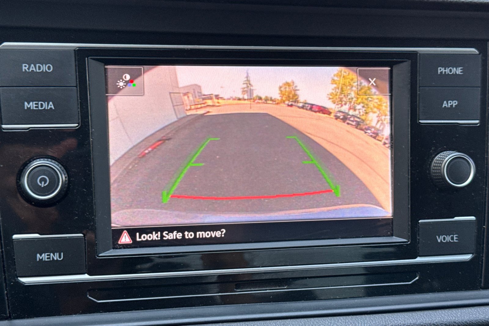 Used 2021 Volkswagen Jetta S w/ Driver Assistance Package image 21