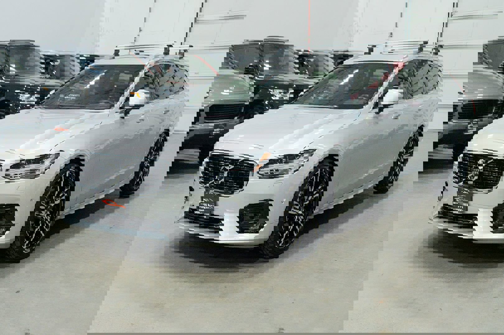 Used 2019 Volvo V90 T5 R-Design w/ Protection Package Premier image 3