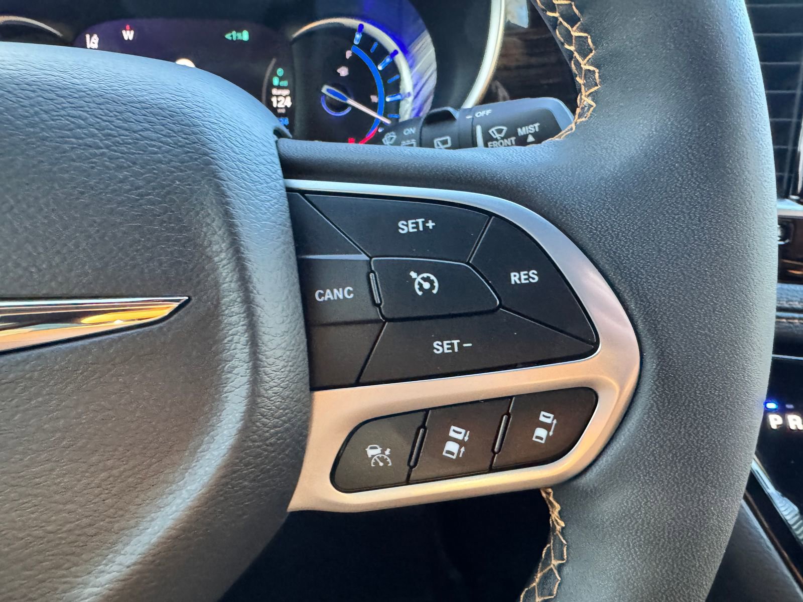 Used 2023 Chrysler Pacifica Pinnacle image 19