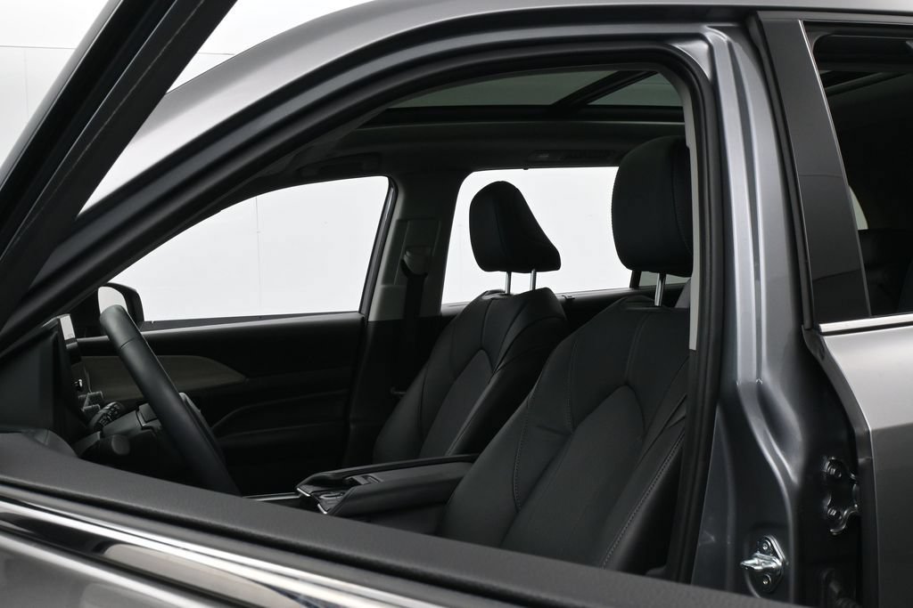 Used 2025 Toyota Grand Highlander AWD image 10