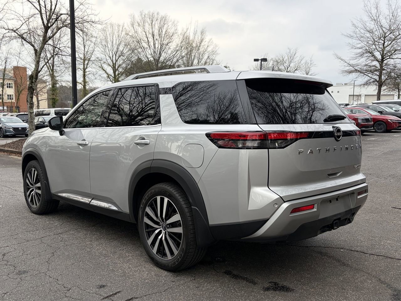 Certified 2023 Nissan Pathfinder Platinum image 3