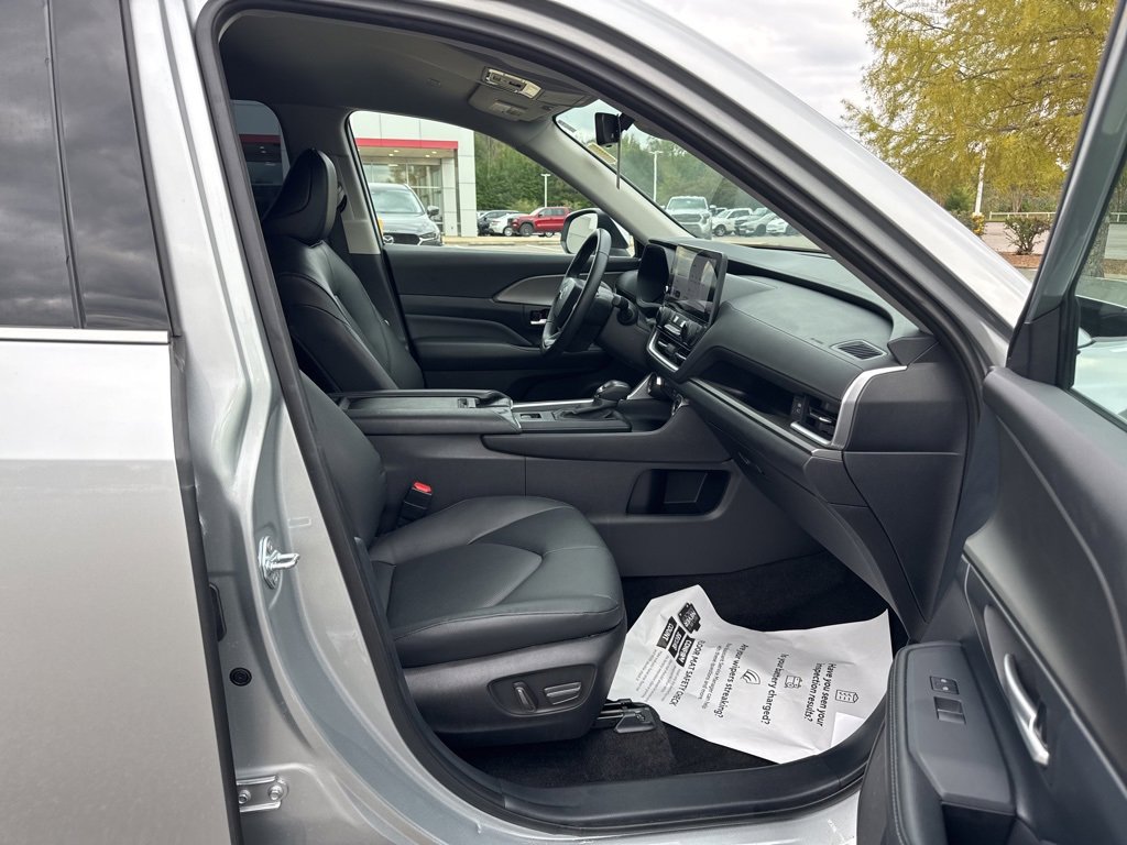 Used 2025 Toyota Grand Highlander FWD image 34