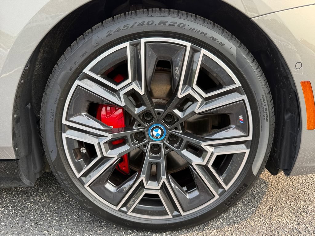 Certified 2025 BMW 550e xDrive w/ Executive Package AWD/4WD image 18