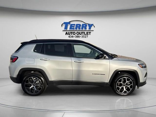 Used 2025 Jeep Compass Limited AWD/4WD image 1