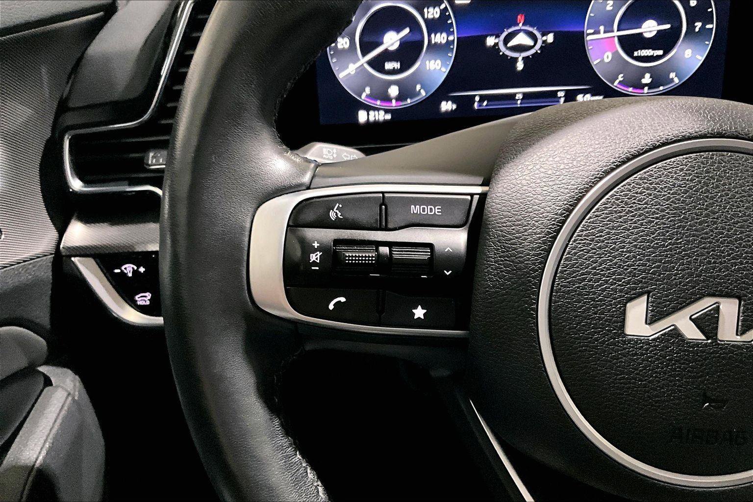 Used 2025 Kia Sportage SX AWD/4WD image 19