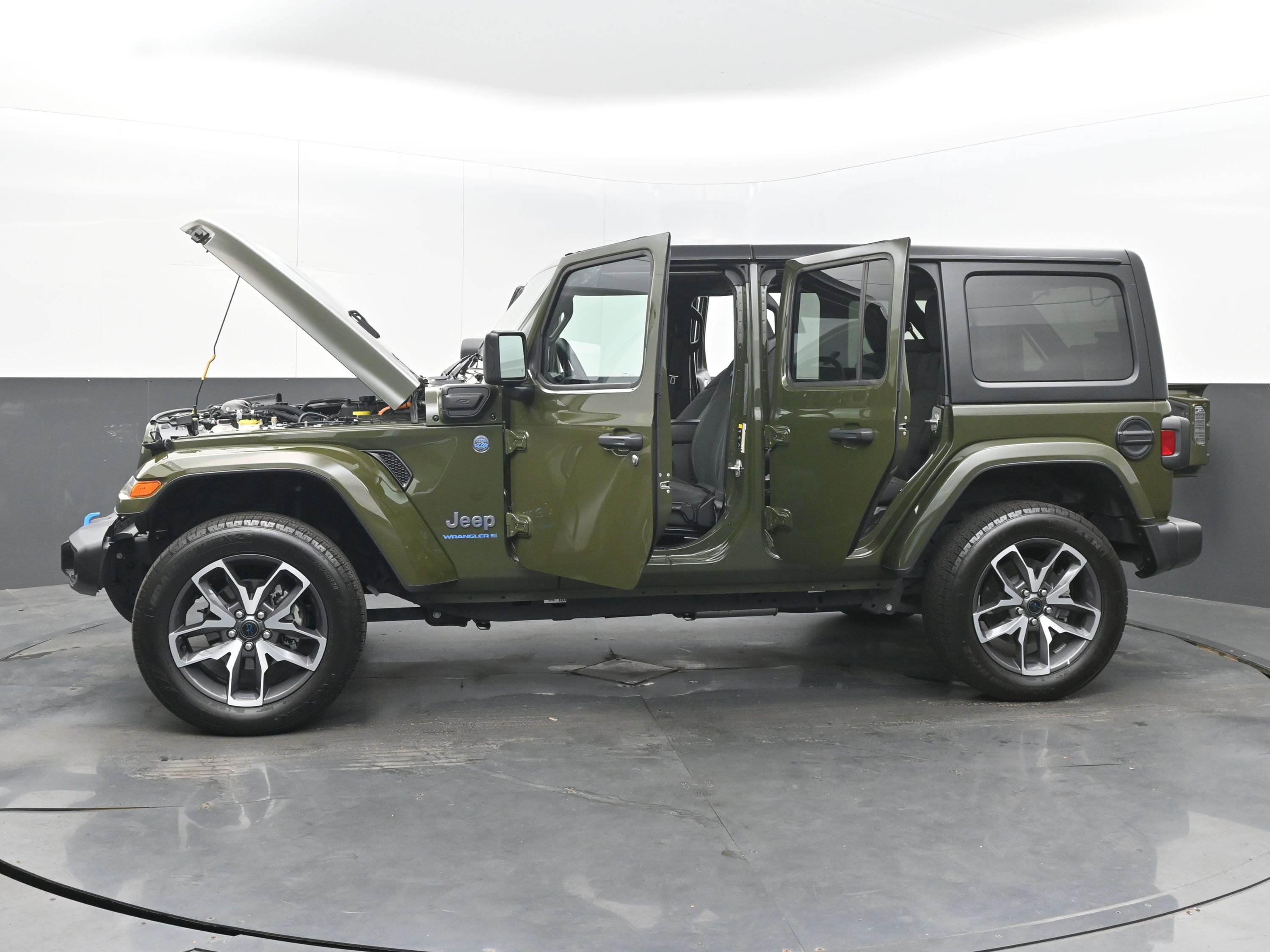 Used 2024 Jeep Wrangler Sport S image 42