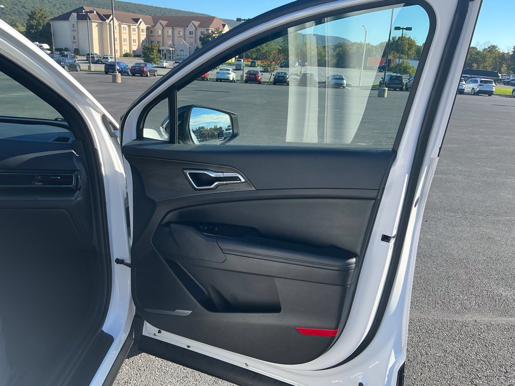 Used 2025 Kia Sportage X-Line w/ Premium Package AWD/4WD image 27