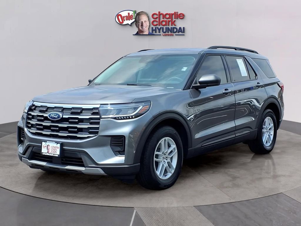 Used 2026 Ford Explorer Active RWD image 1